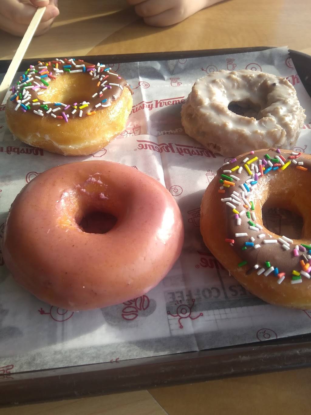 Krispy Kreme | bakery | 1575 Veterans Pkwy, Jeffersonville, IN 47130, USA | 8122887889 OR +1 812-288-7889