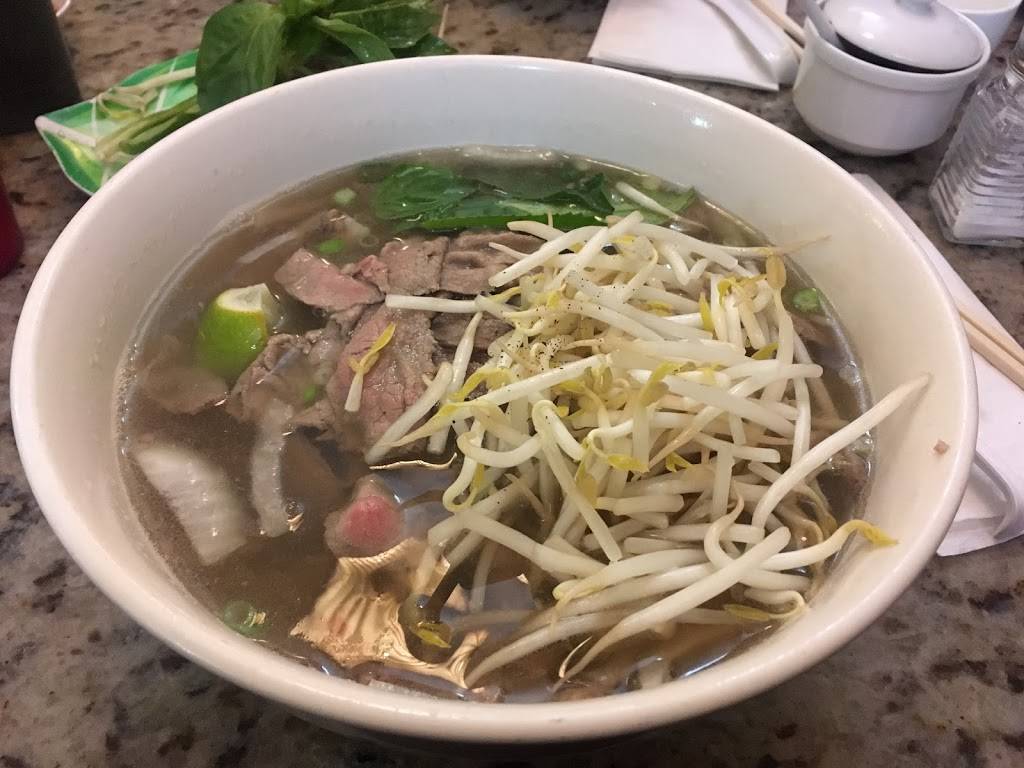 New Pho Bo Ga La | restaurant | 763 Somerset St W, Ottawa, ON K1R 6R1, Canada | 6132332222 OR +1 613-233-2222