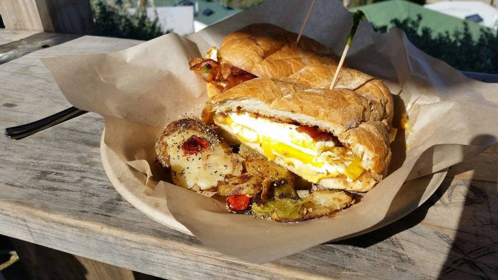 Crystal Cove Shake Shack | restaurant | 7703 East Coast Hwy, Newport Beach, CA 92657, USA | 9494640100 OR +1 949-464-0100