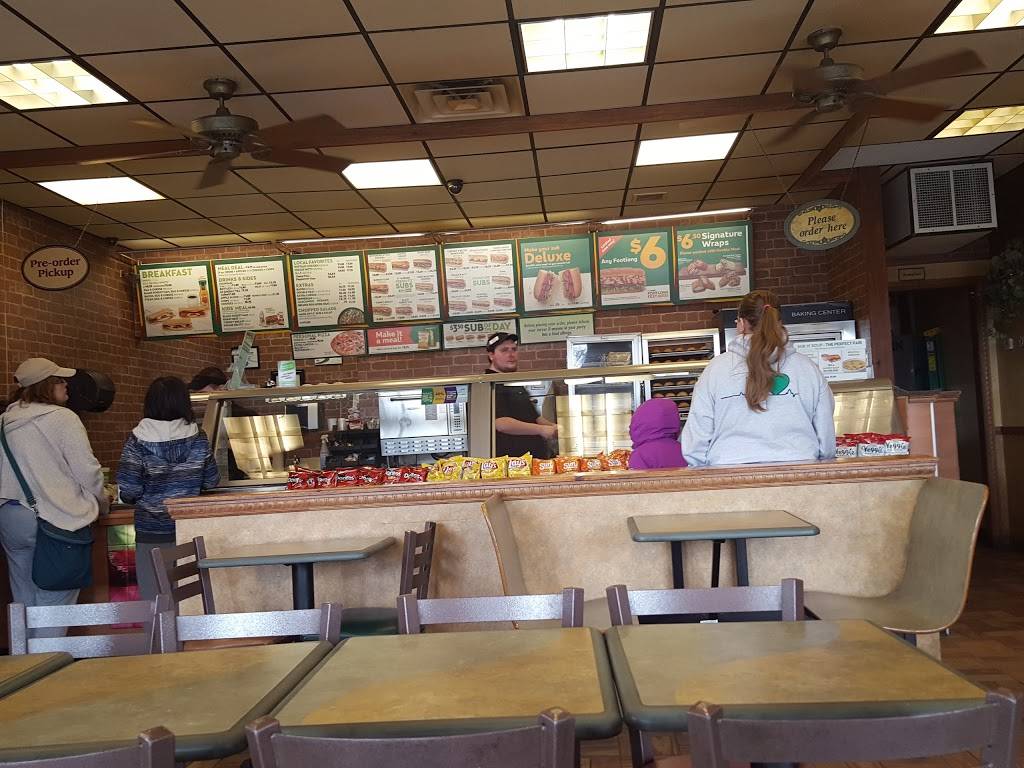 Subway | restaurant | 30 Pearson Blvd, Gardner, MA 01440, USA | 9786325213 OR +1 978-632-5213