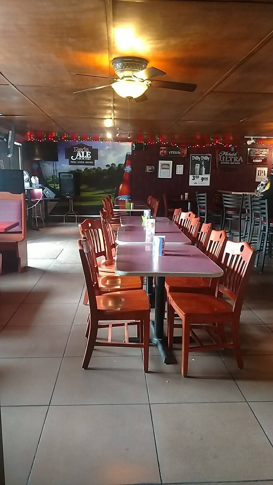 Reds Ale House | restaurant | 36 Drew Howard Rd, Crossville, TN 38558, USA | 9314567337 OR +1 931-456-7337