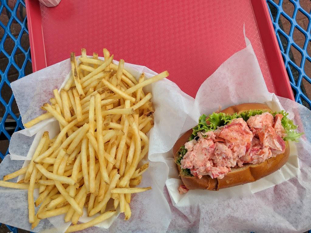 Bobby Bs Seafood and Pizza | restaurant | 22 Main St, Vineyard Haven, MA 02568, USA | 5086938266 OR +1 508-693-8266