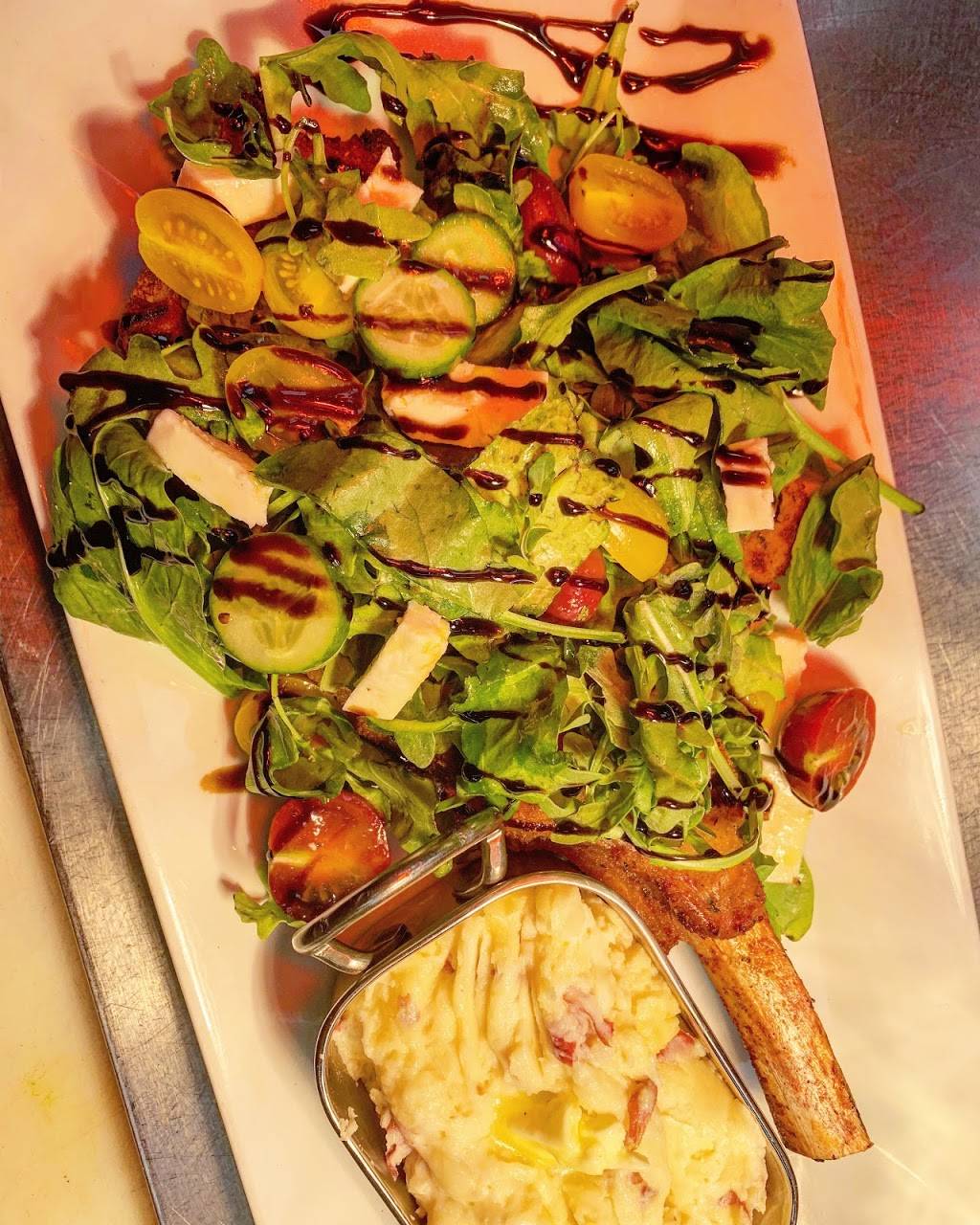 Tavolo | restaurant | 131 N Genesee St, Utica, NY 13502, USA | 3157329356 OR +1 315-732-9356