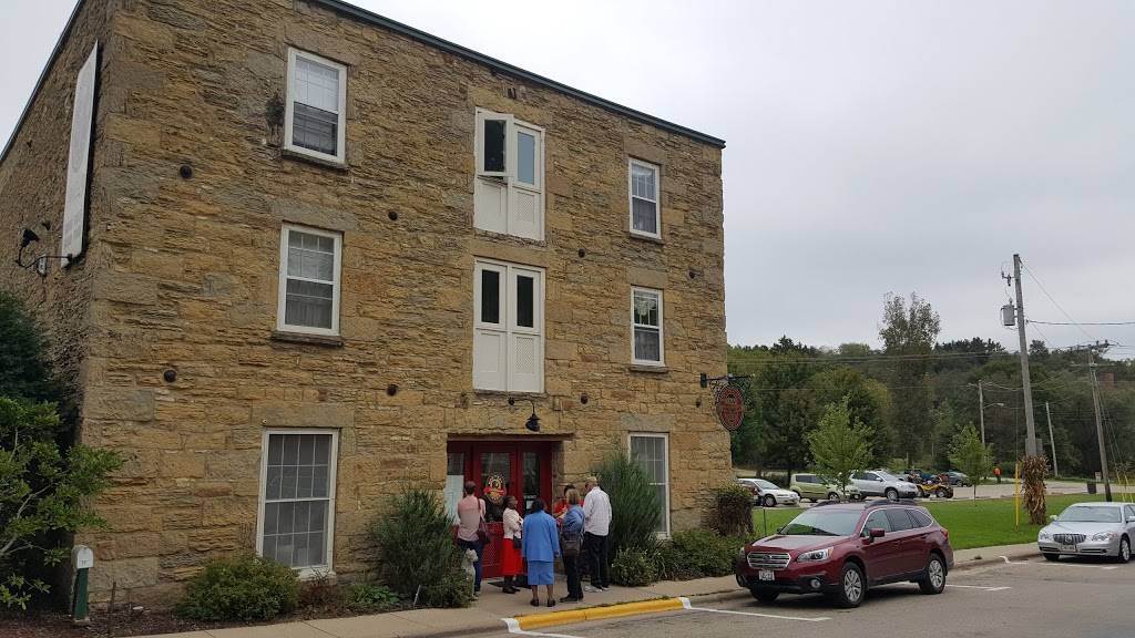 Brewery Creek Brewpub & Inn | restaurant | 23 Commerce St, Mineral Point, WI 53565, USA | 6089873298 OR +1 608-987-3298