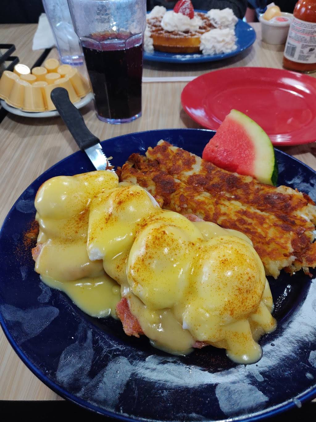 Devollis Famous Omelettes | restaurant | 5275 Walker Rd, Oldcastle, ON N0R 1L0, Canada | 5197377011 OR +1 519-737-7011