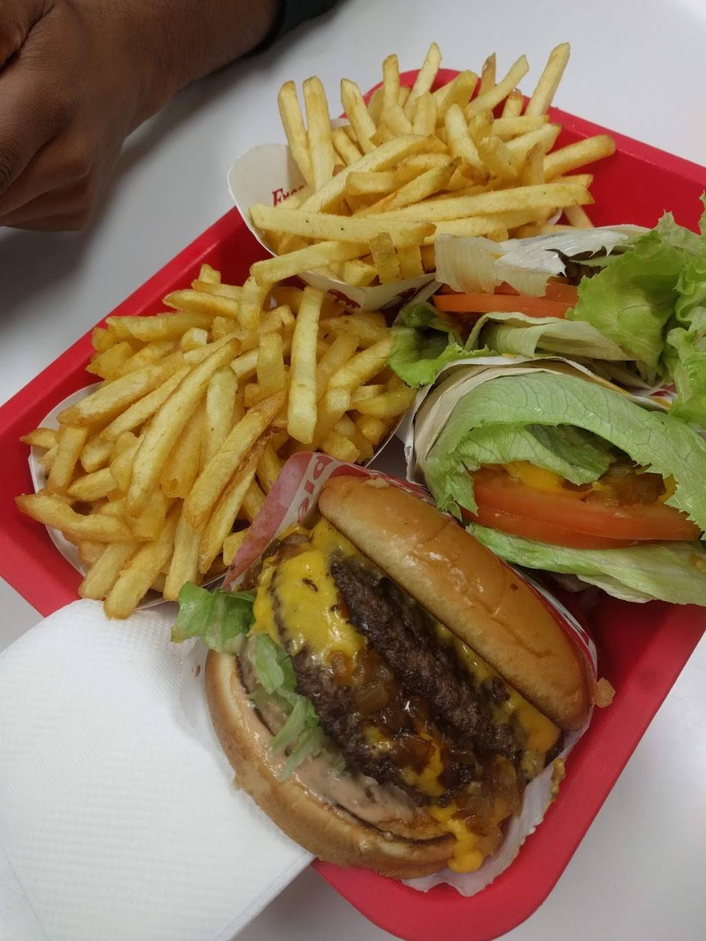 In-N-Out Burger | restaurant | 1020 Olive Dr, Davis, CA 95616, United States | 8007861000 OR +1 800-786-1000
