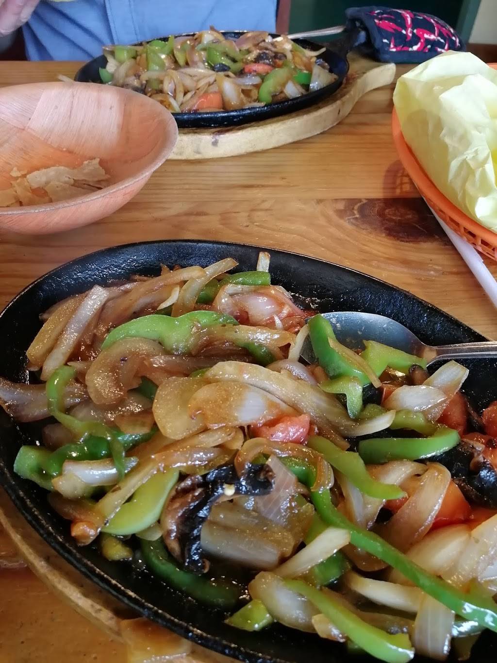 Castillos | restaurant | 4995 5th St, Mariposa, CA 95338, USA | 2097424413 OR +1 209-742-4413