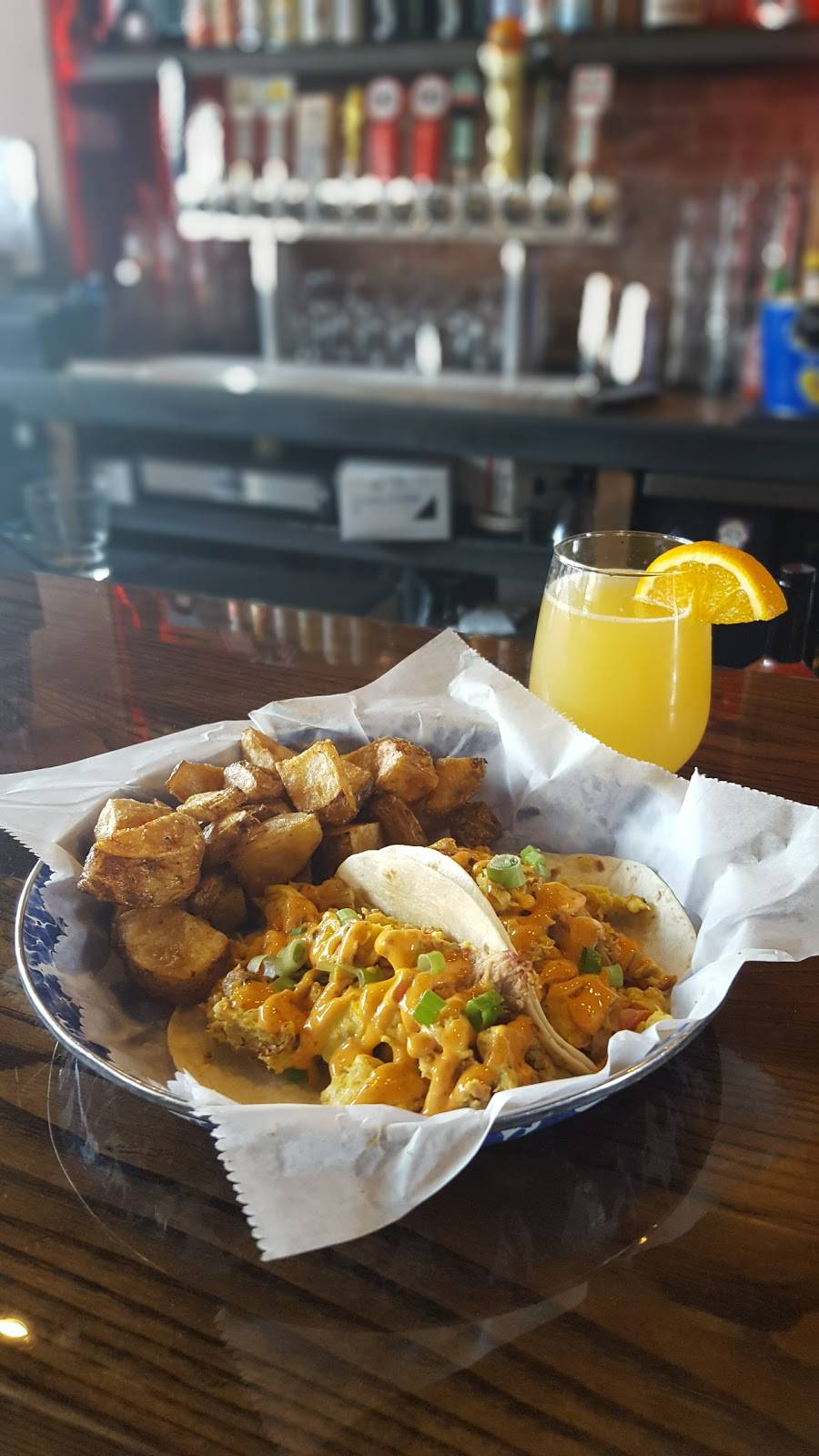 Brick House KC | restaurant | 400 E 31st St, Kansas City, MO 64108, USA | 8162553912 OR +1 816-255-3912