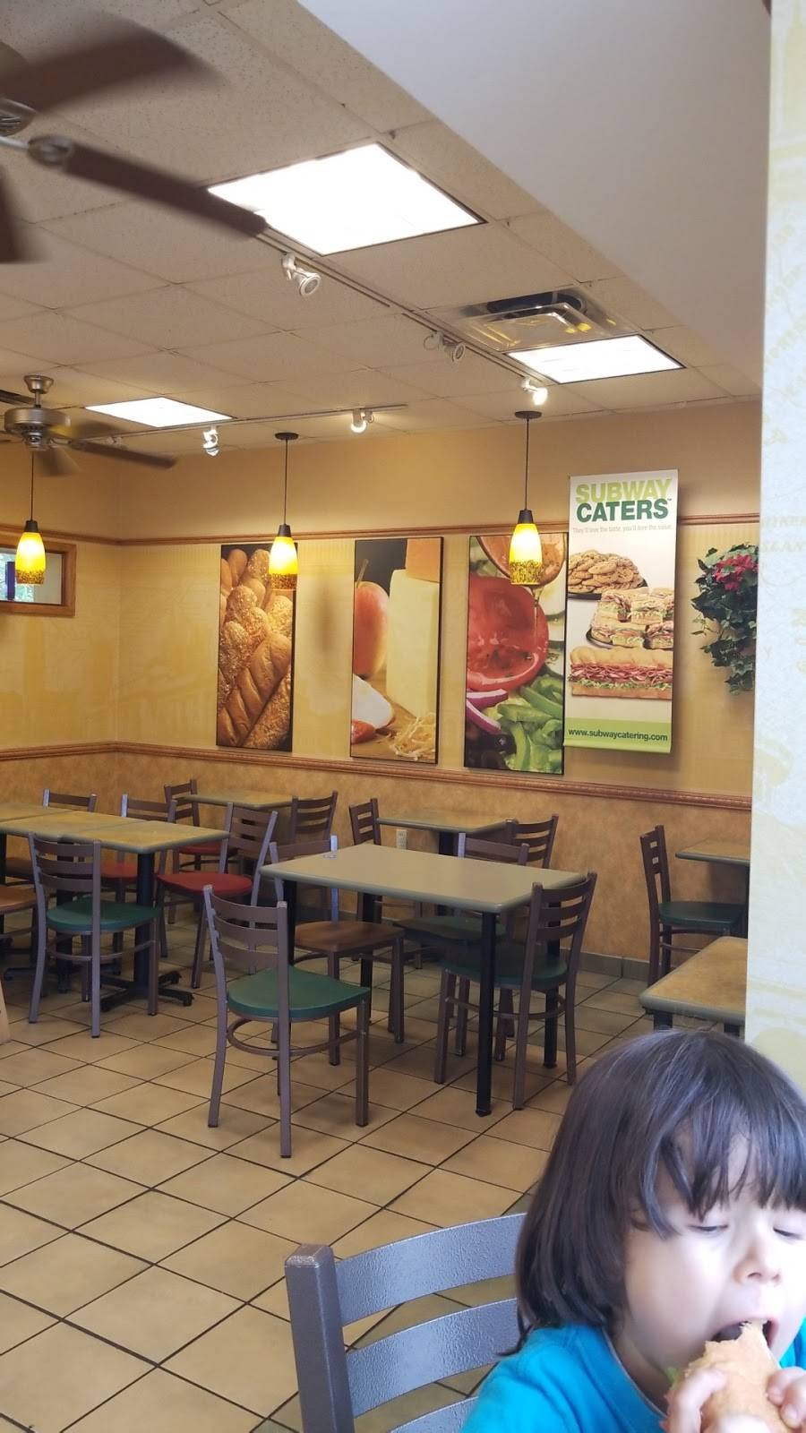 Subway | meal takeaway | 1005 W University Ave, Gainesville, FL 32601, USA | 3523761161 OR +1 352-376-1161