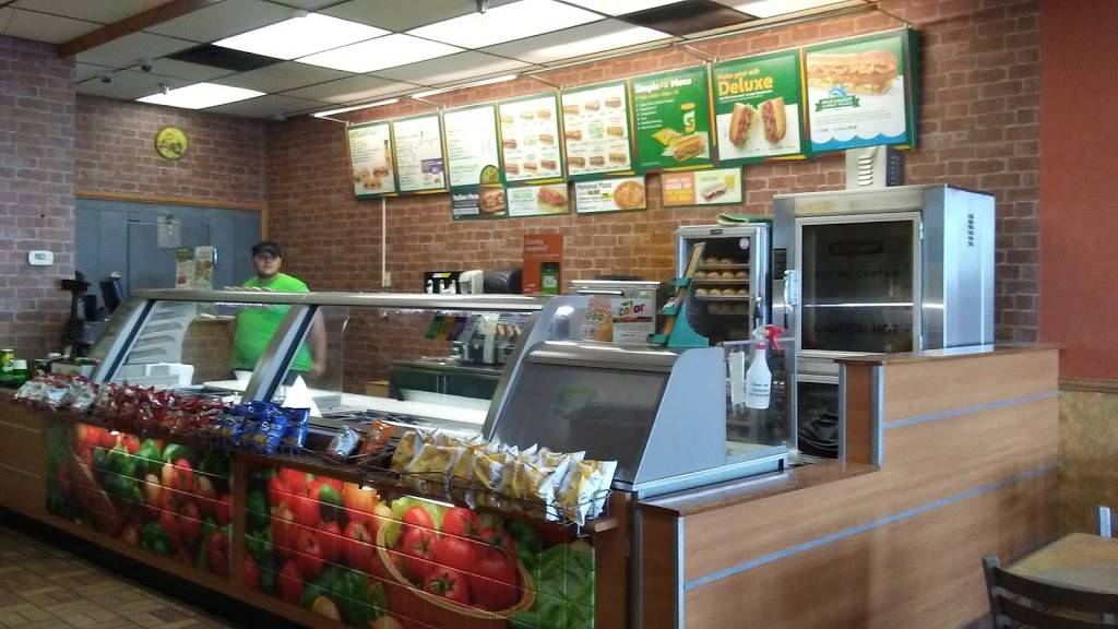 Subway | restaurant | 6820 Suwannee Plaza Ln, Live Oak, FL 32060, USA | 3863627497 OR +1 386-362-7497