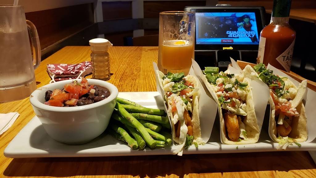 Chilis Grill & Bar | restaurant | 1734 W, W Pinhook Rd, Lafayette, LA 70508, USA | 3372356570 OR +1 337-235-6570