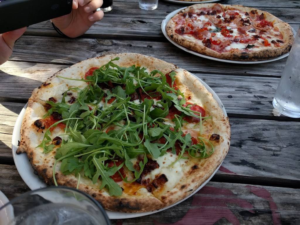 Cane Rosso | restaurant | 815 W Magnolia Ave, Fort Worth, TX 76104, USA | 8179229222 OR +1 817-922-9222