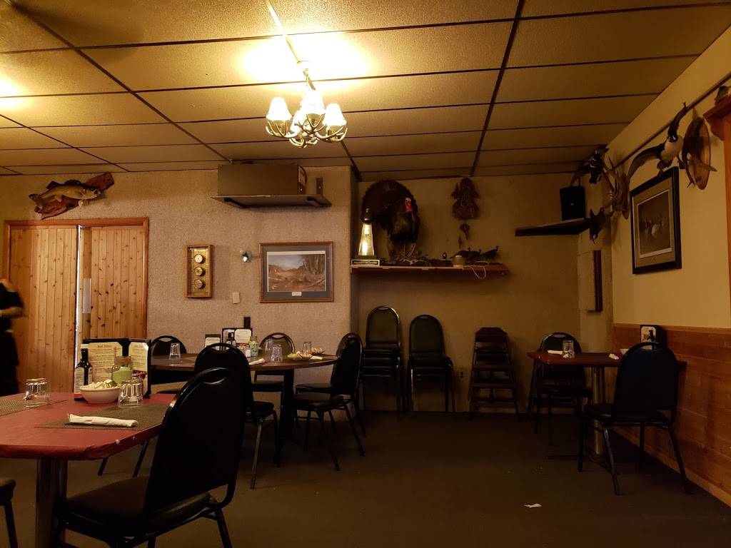 Haases Supper Club | restaurant | 9497 County Hwy D, Winneconne, WI 54986, USA | 9206852721 OR +1 920-685-2721