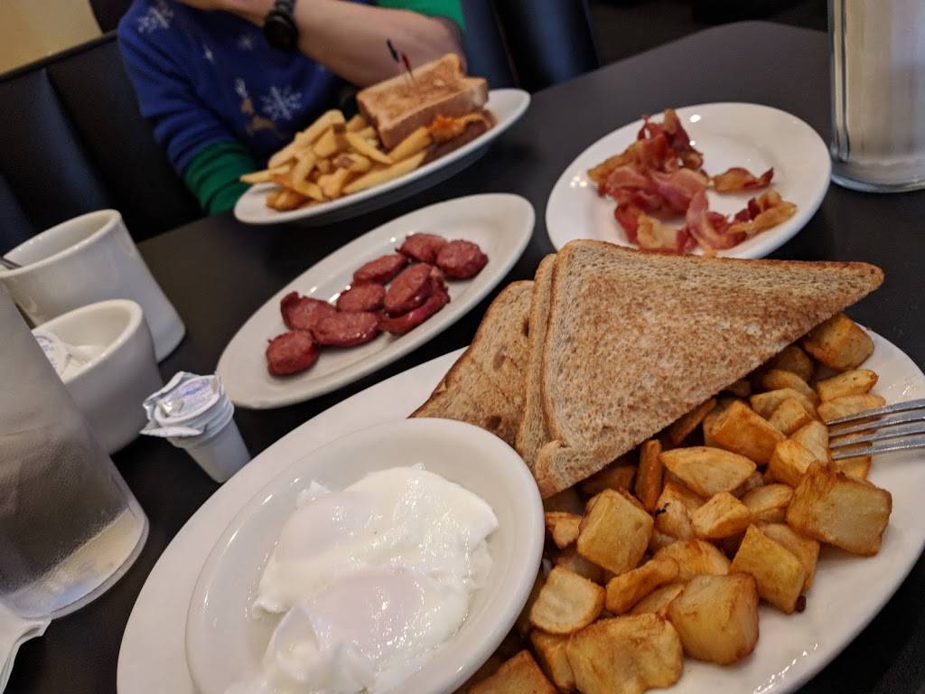 Bobolas Family Restaurant | restaurant | 1420 Lakeview Ave, Dracut, MA 01826, USA | 9789570065 OR +1 978-957-0065