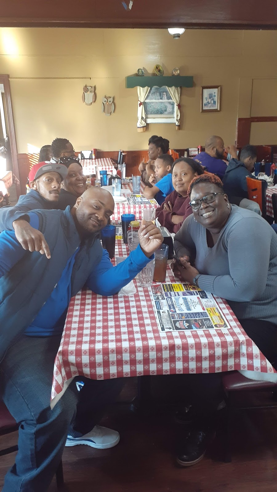 Moms Grill | bakery | 1041 John Small Ave, Washington, NC 27889, USA | 2529462260 OR +1 252-946-2260