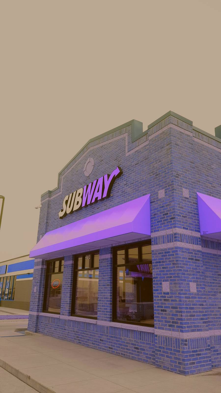 Subway | meal takeaway | 3704 N Maize Rd, Wichita, KS 67205, USA | 3167217777 OR +1 316-721-7777