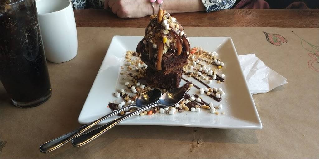 Jack Astors Bar & Grill | restaurant | 70 Mapleview Dr E, Barrie, ON L4M 4S7, Canada | 7057224737 OR +1 705-722-4737