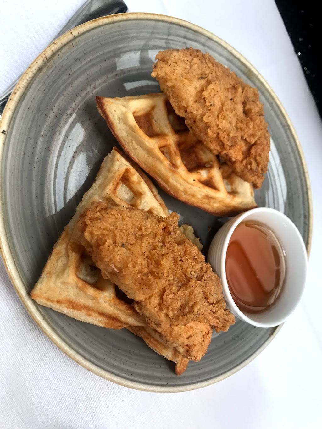 Crossroads Kitchen | restaurant | 8284 Melrose Ave, Los Angeles, CA 90046, USA | 3237829245 OR +1 323-782-9245