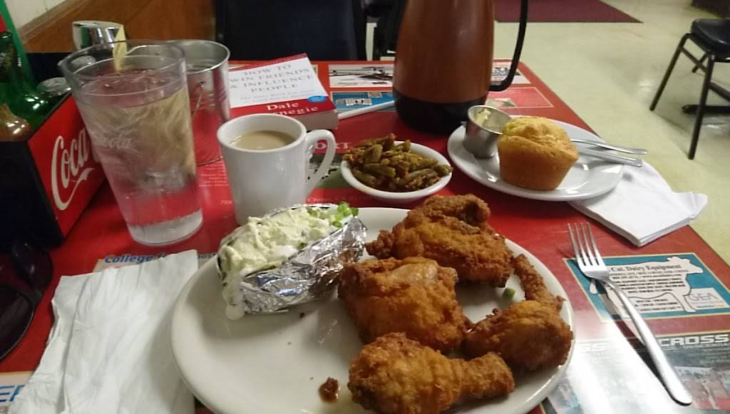 Flos Airport Cafe | cafe | Chino Airport, 7000 Merrill Ave #8, Chino, CA 91710, USA | 9095973416 OR +1 909-597-3416