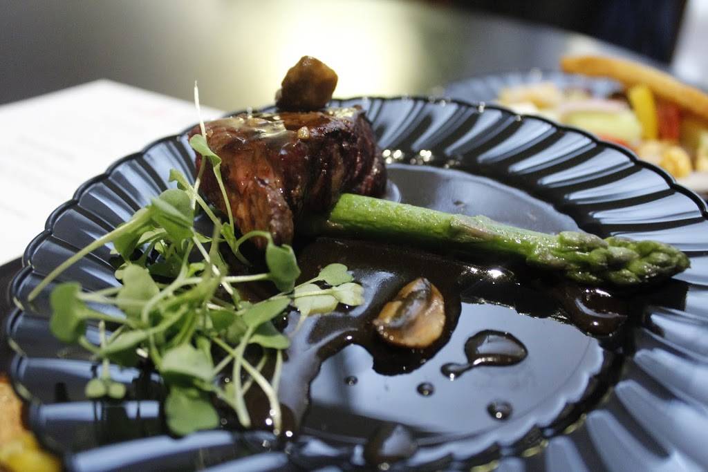 Redz Restaurant | restaurant | 515 Fellowship Road North, Mt Laurel, NJ 08054, USA | 8562220335 OR +1 856-222-0335