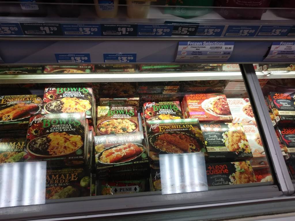 Braums Ice Cream & Burger Restaurant | restaurant | 6450 North Fwy, Fort Worth, TX 76137, USA | 8178478114 OR +1 817-847-8114