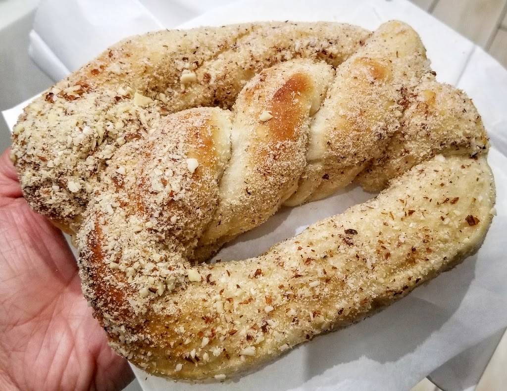 Twisted pretzel | restaurant | 1200 E County Line Rd, Ridgeland, MS 39157, USA | 7695727850 OR +1 769-572-7850