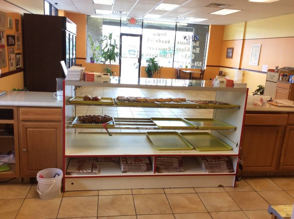 Happy donut | bakery | 2715 Fort Campbell Blvd, Hopkinsville, KY 42240, USA | 2704846297 OR +1 270-484-6297