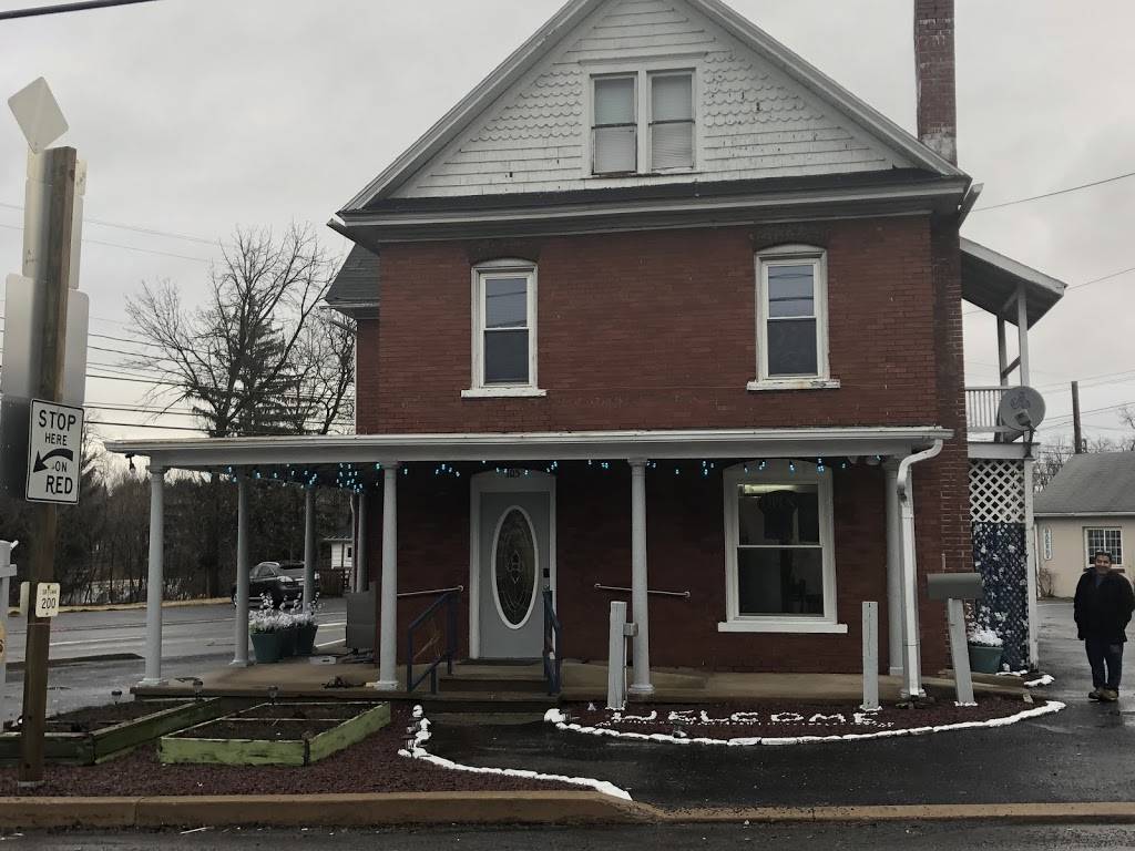 Little Mammas Restaurant | restaurant | 105 S Main St, Pleasant Gap, PA 16823, USA | 8143594500 OR +1 814-359-4500