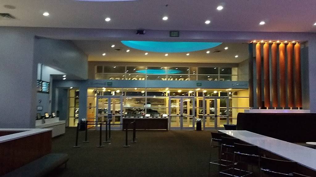 Studio Movie Grill | restaurant | 2880 Holcomb Bridge Rd, Alpharetta, GA 30022, USA | 7702253149 OR +1 770-225-3149