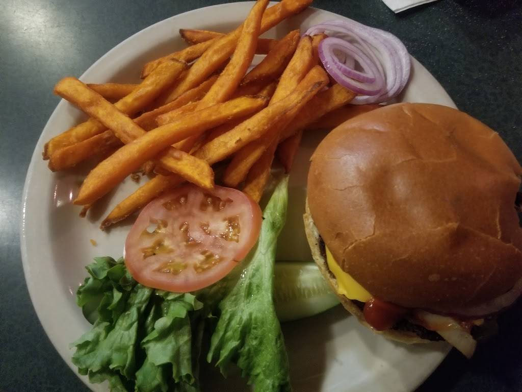 The Great American Pub | restaurant | 1736 Broadway, Raynham, MA 02767, USA | 5088244880 OR +1 508-824-4880