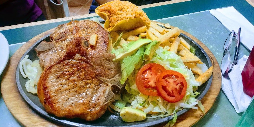 Vickys Restaurant | restaurant | 100 S Oscar Williams Rd, San Benito, TX 78586, USA | 9563610102 OR +1 956-361-0102