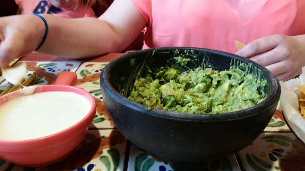 Los Bravos Mexican Restaurant | restaurant | 198 N Newton St, Jasper, IN 47546, USA | 8124827564 OR +1 812-482-7564