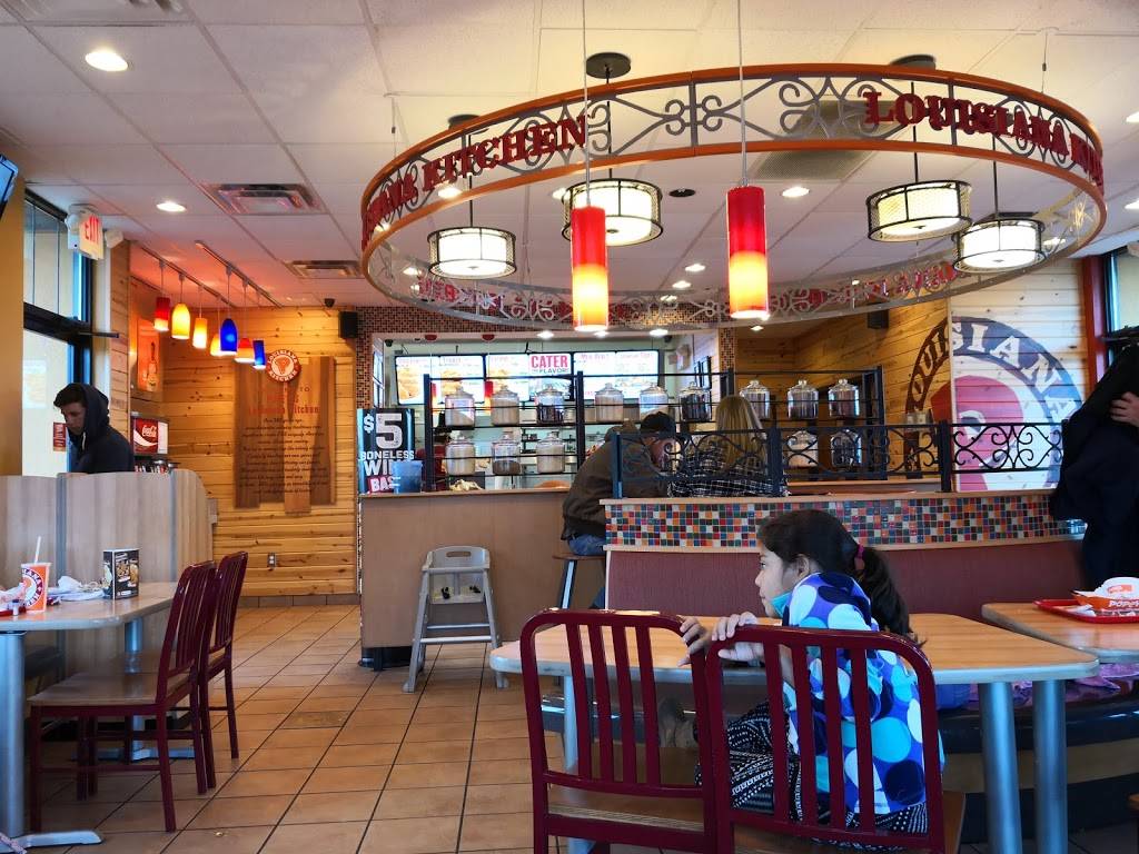 Popeyes Louisiana Kitchen | restaurant | 2659 Valley Ave, Winchester, VA 22601, USA | 5407238822 OR +1 540-723-8822