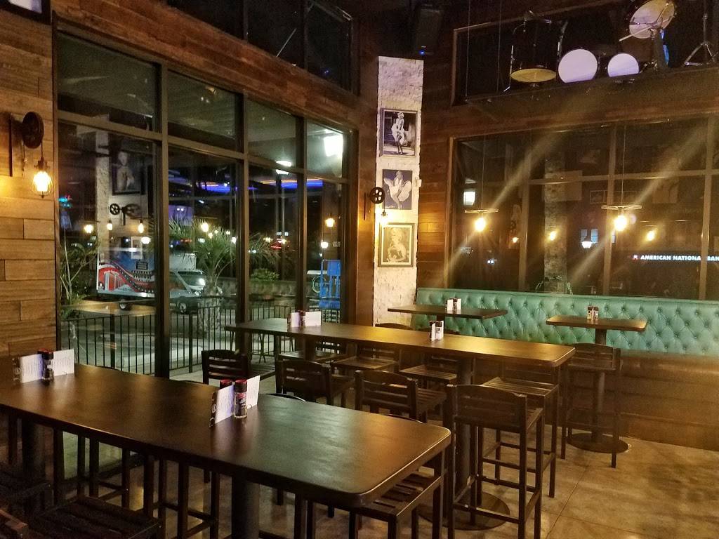 The Rim | restaurant | 295 E Renfro St, Burleson, TX 76028, USA | 8177207707 OR +1 817-720-7707