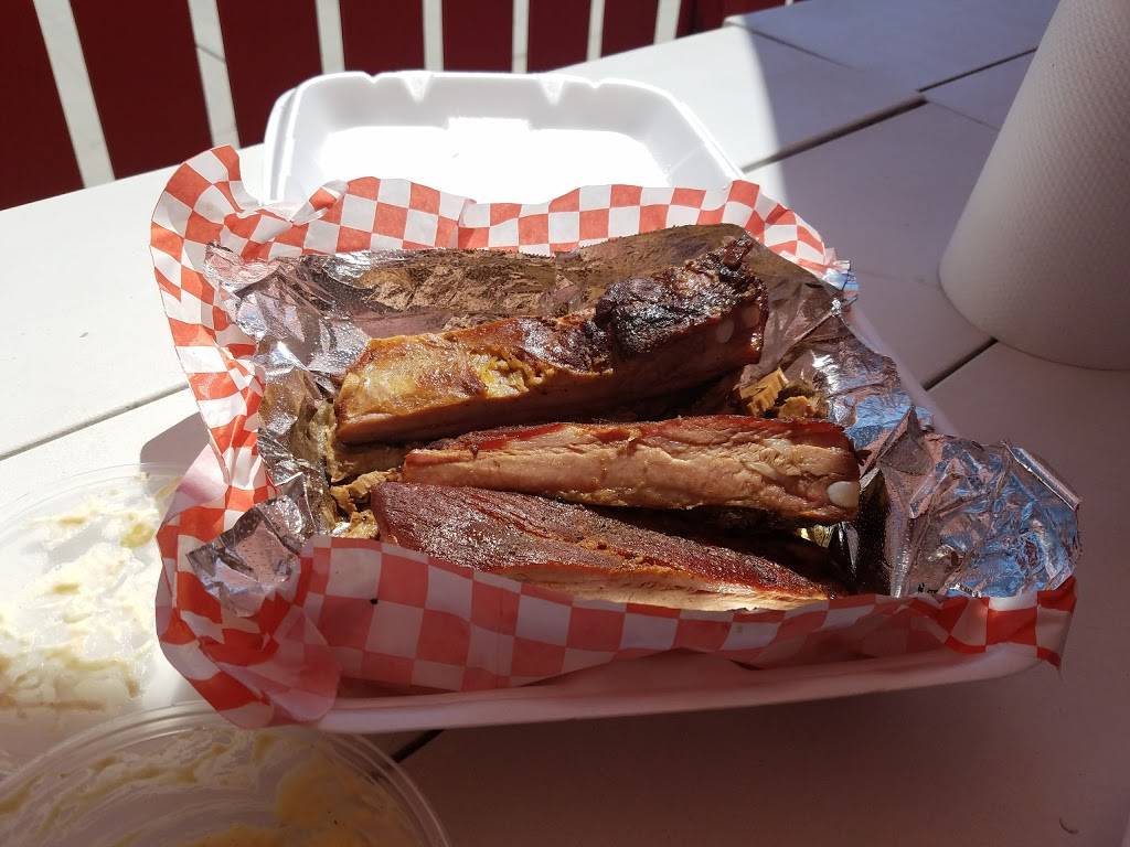 Robert Earls BBQ | restaurant | 703 E Artesia Blvd, Long Beach, CA 90805, USA | 5627261116 OR +1 562-726-1116