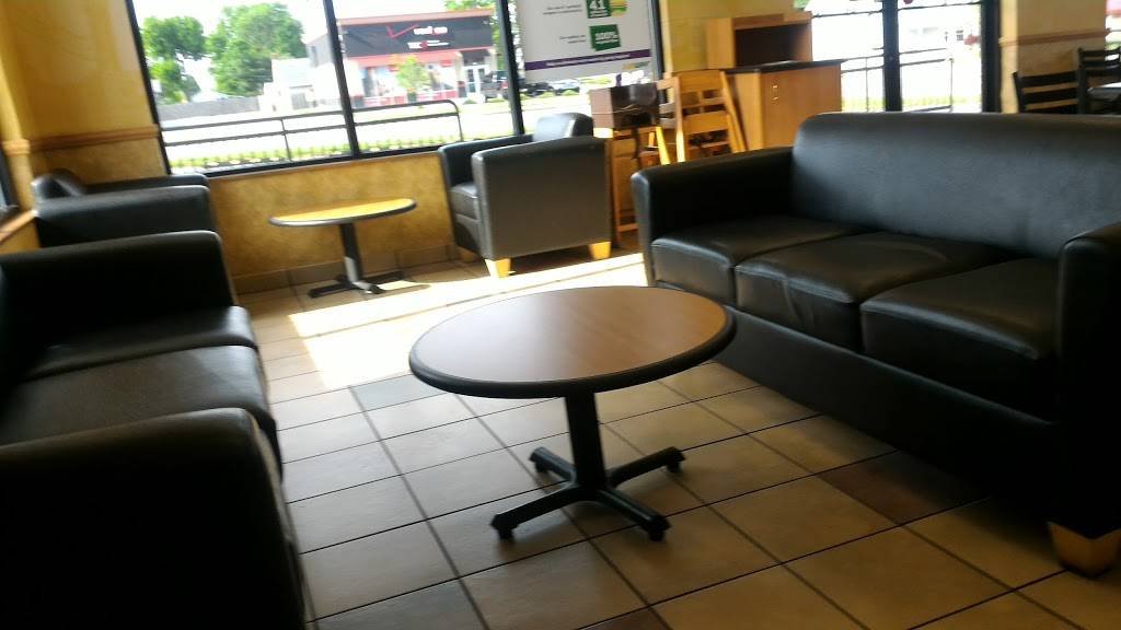 Subway Restaurants | restaurant | 1280 E Tipton St, Seymour, IN 47274, USA | 8125238106 OR +1 812-523-8106