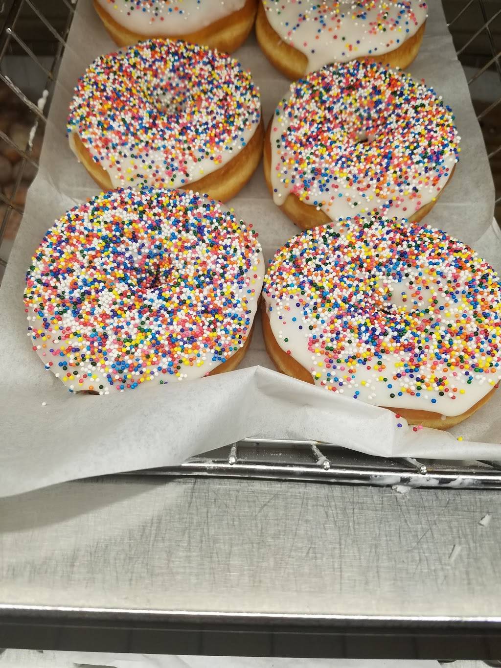 Dunkin | cafe | 707 Rockland Rd, Lake Bluff, IL 60044, USA | 2247066933 OR +1 224-706-6933