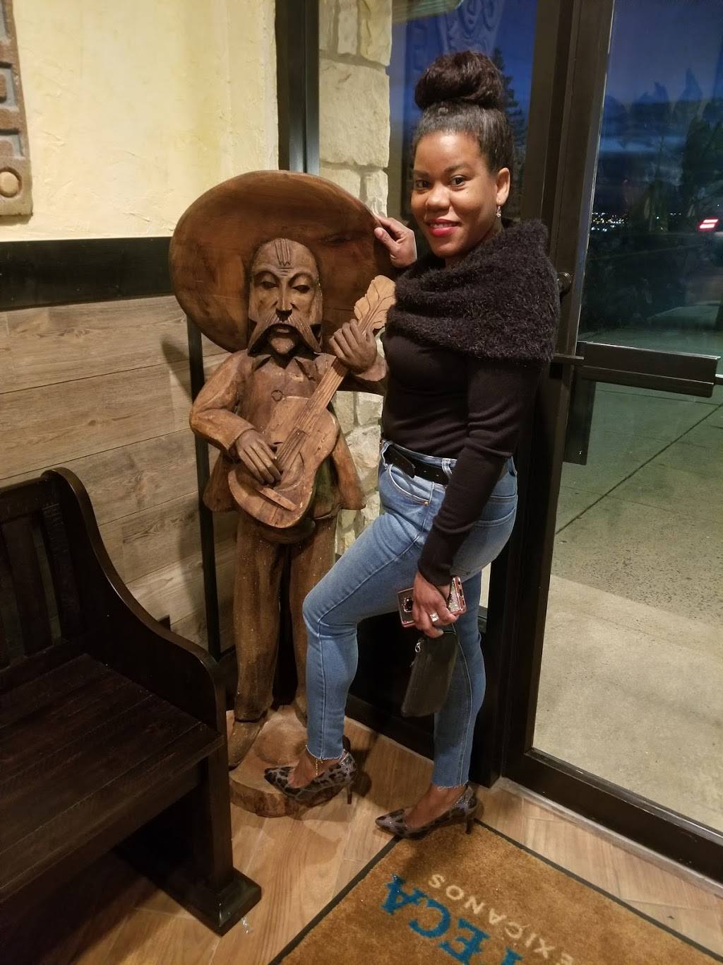 Plaza Azteca Mount Penn | restaurant | 2101 Howard Blvd, Reading, PA 19606, USA | 4848782910 OR +1 484-878-2910