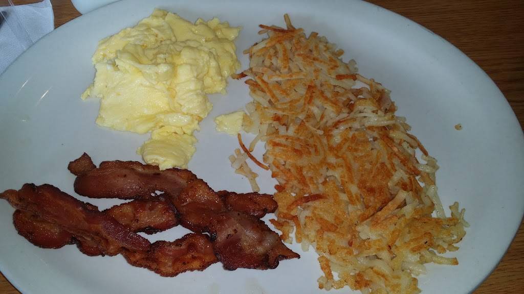 Farmers BBQ | restaurant | 424 Old South Church St, Mountain City, TN 37683, USA | 4237278999 OR +1 423-727-8999