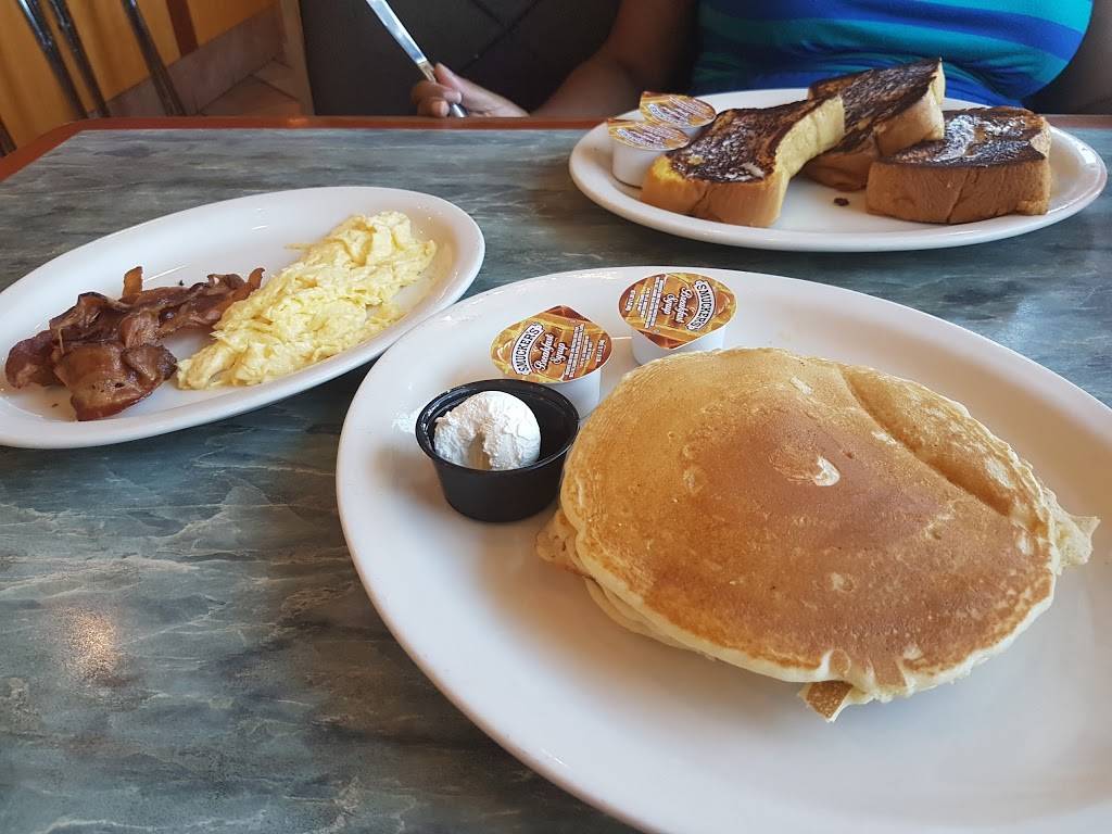 Omega Diner & Cafe | restaurant | 1337 US-1, North Brunswick Township, NJ 08902, USA | 7327452628 OR +1 732-745-2628