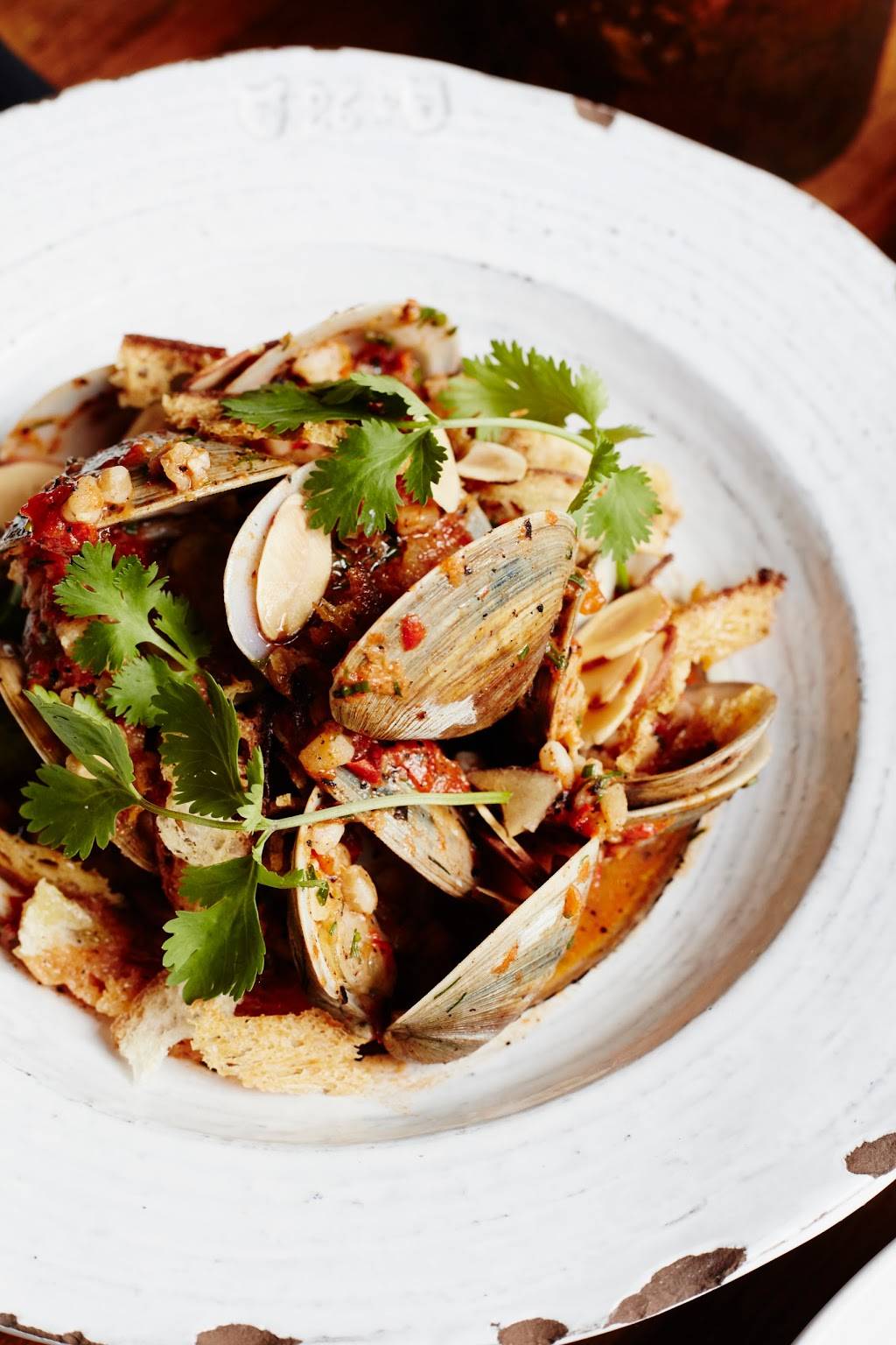 Foxy | restaurant | 1638 Rue Notre-Dame Ouest, Montréal, QC H3J 1M1, Canada | 5149257007 OR +1 514-925-7007