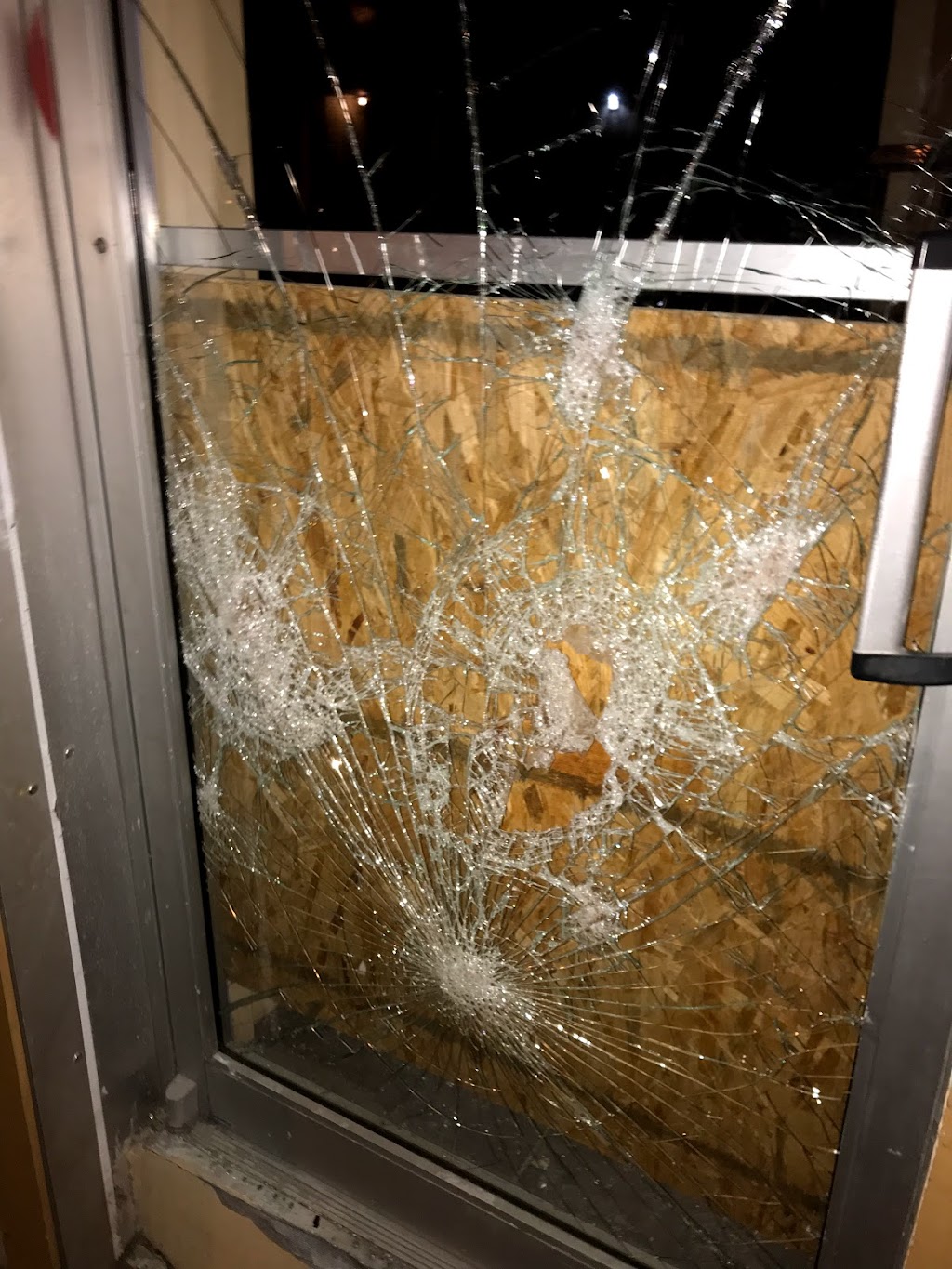 Cocos Chicken and Waffles | restaurant | 1437 South St, Philadelphia, PA 19146, USA | 2159822689 OR +1 215-982-2689