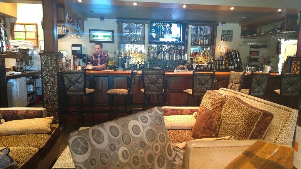 The Bearded Dogg Lounge | restaurant | 302 S Otsego Ave, Gaylord, MI 49735, USA | 9896190298 OR +1 989-619-0298