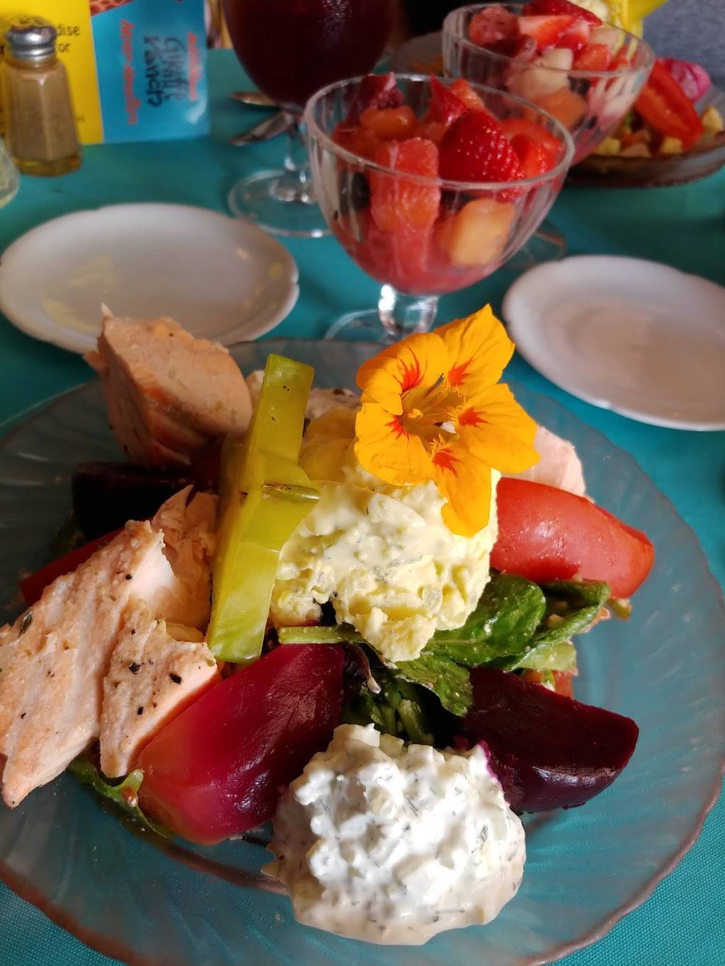 Lunch On Limoges | restaurant | 14139 7th St, Dade City, FL 33525, USA | 3525675685 OR +1 352-567-5685