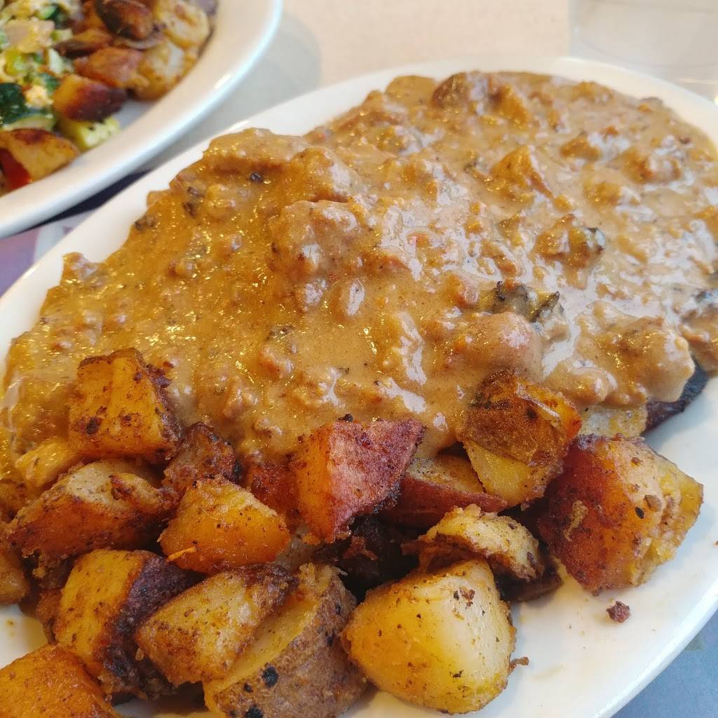 Moms Kitchen | restaurant | 29 Commercial St, Gloucester, MA 01930, USA | 9782824444 OR +1 978-282-4444