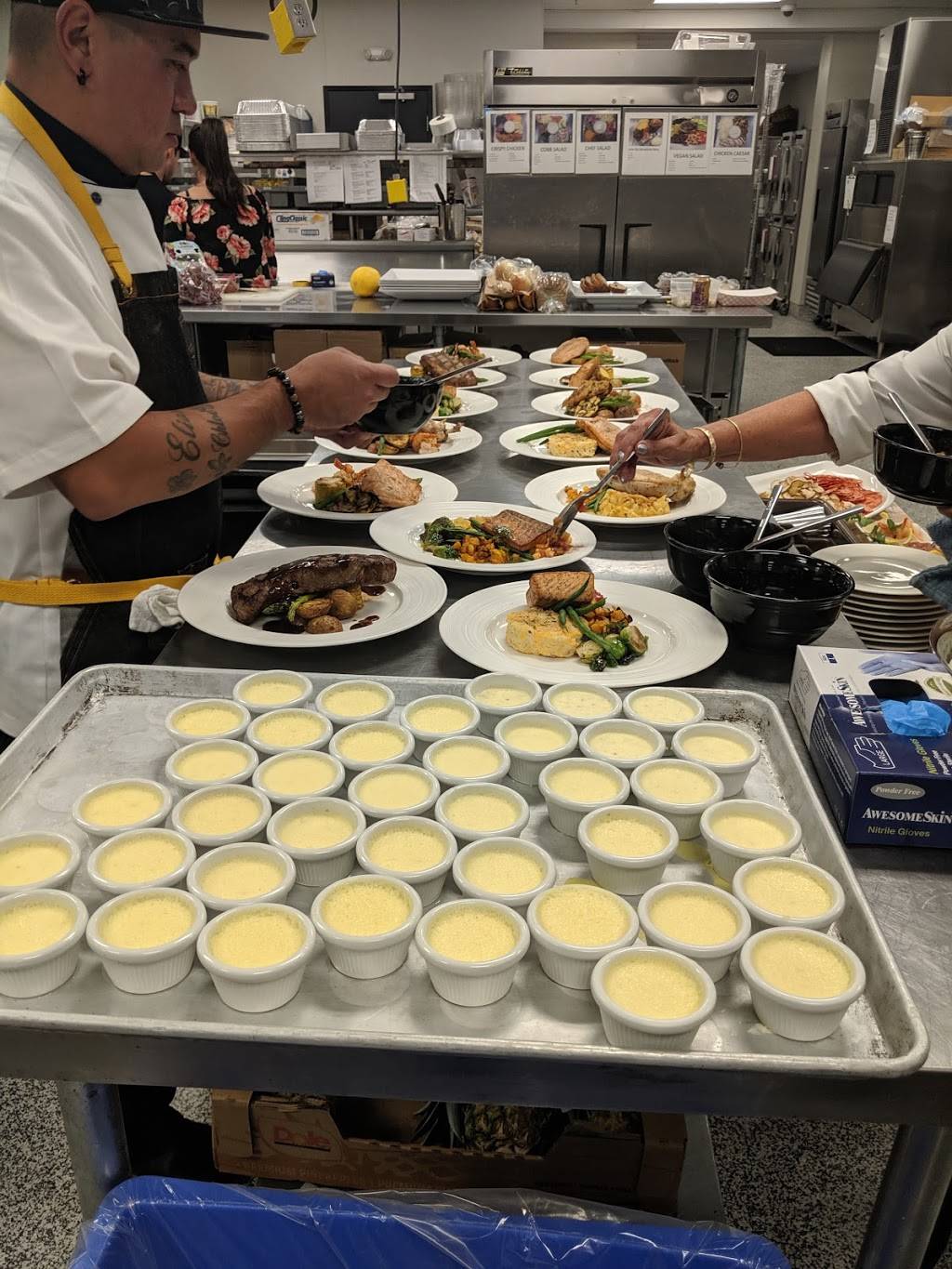 Fantastic Kitchen | restaurant | 211 Lathrop Way, Sacramento, CA 95815, USA | 9163889999 OR +1 916-388-9999