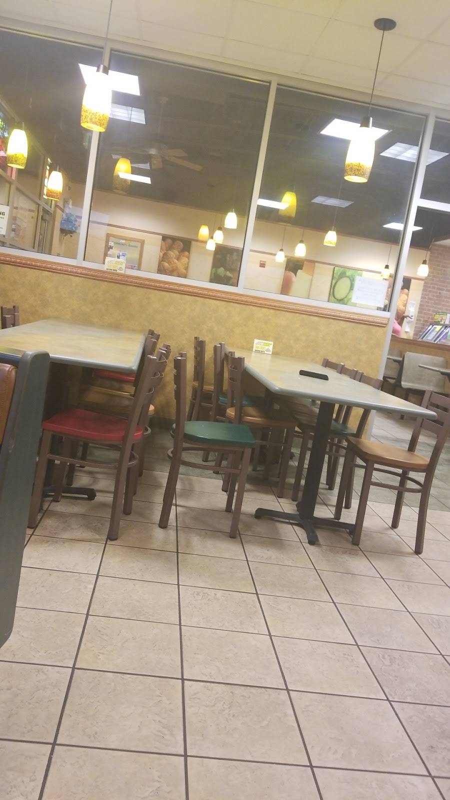 Subway | meal takeaway | Must Have Base Access, 2601 Ohio St, Silverdale, WA 98315, USA | 3607795656 OR +1 360-779-5656