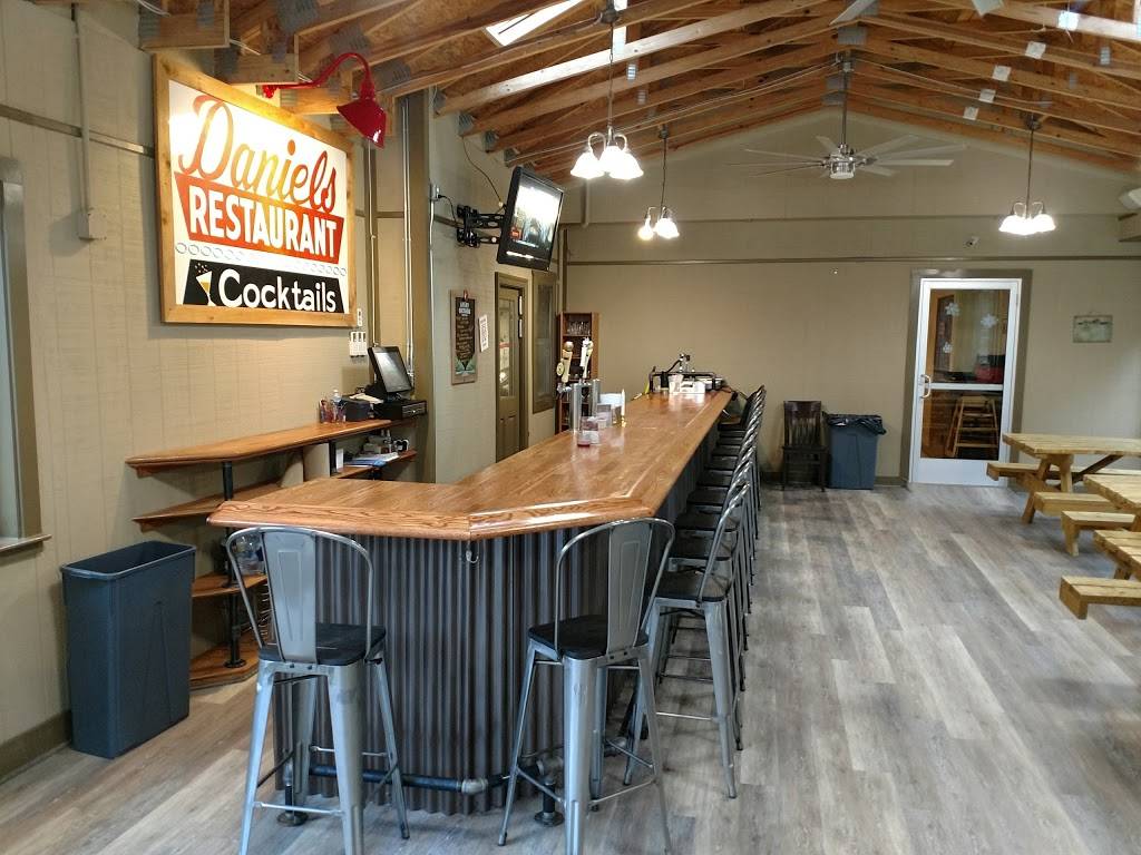 Daniels Restaurant | restaurant | 5854 Washington Blvd, Elkridge, MD 21075, USA | 4107964678 OR +1 410-796-4678