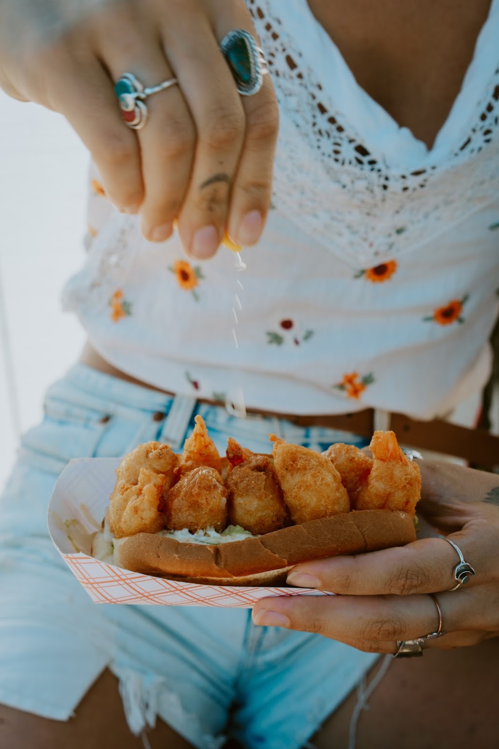 Rebeccas Seafood | restaurant | 435 Water St, New Shoreham, RI 02807, USA | 4014665411 OR +1 401-466-5411