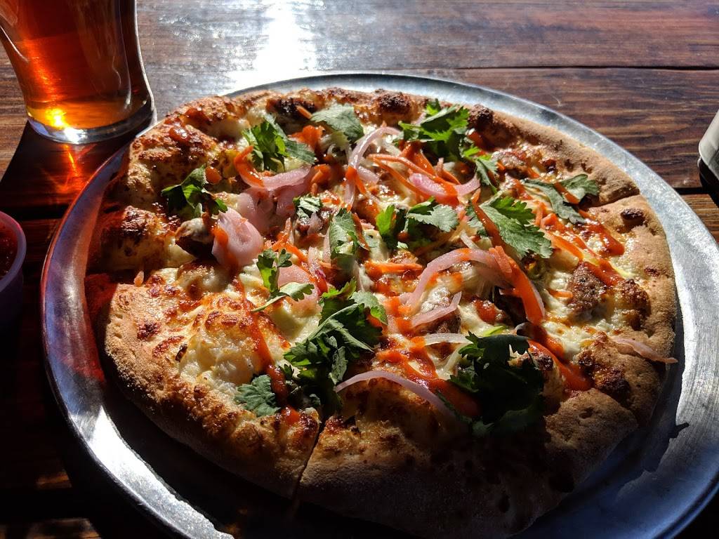 Pinthouse Pizza | restaurant | 4729 Burnet Rd, Austin, TX 78756, USA | 5124369605 OR +1 512-436-9605